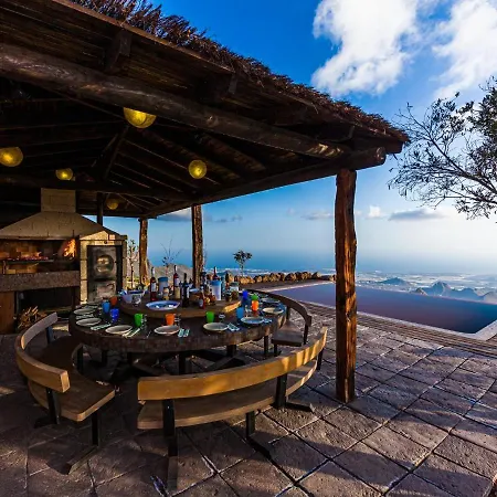 Historic Canarian House, Private Heated Infinity Pool, Bbq, Wifi + Panoramic Ocean Views Arona (Tenerife)