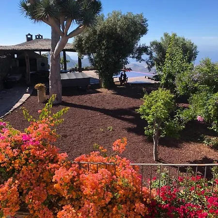 Historic Canarian House, Private Heated Infinity Pool, Bbq, Wifi + Panoramic Ocean Views Villa *